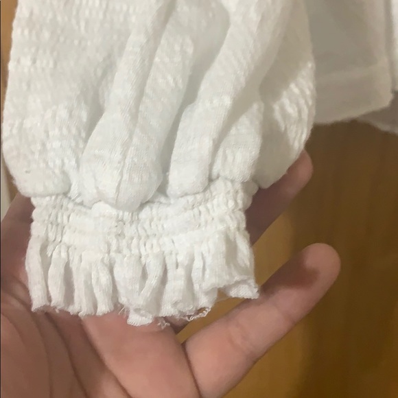 Gimmicks Large Pearl Peasant Top - Picture 3 of 5